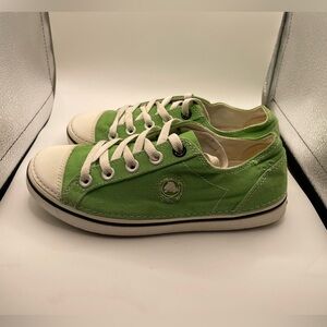 Crocs Hover Green women’s Canvas Sneakers size 6